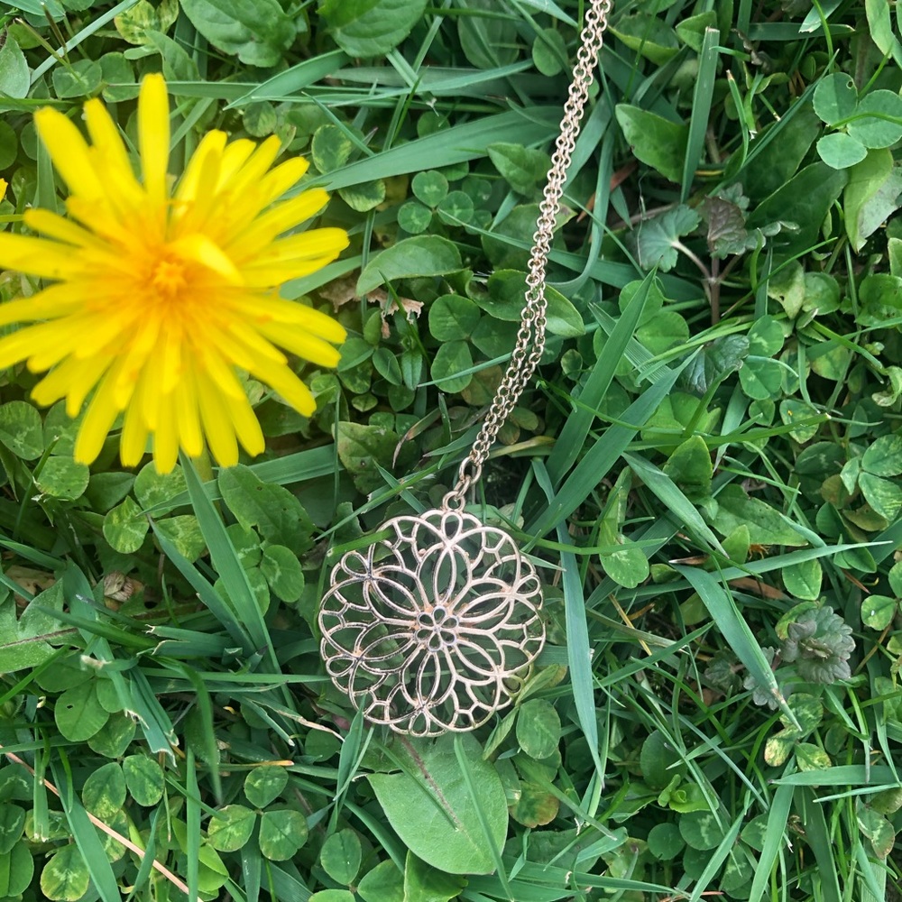 (🌸3 FOR $15 DEAL!) Long Pendant Necklace Bundle - Picture 9 of 10